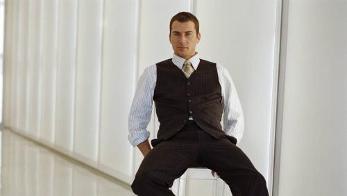 Panduan Stylish Mengenakan Vest Pria